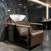bac à shampoing - bac coiffure ergonomique - meuble lavage salon - vasque céramique basculante - bac shampoing compact - fauteuil lavage professionnel - structure polypropylène résistante - siège réglable salon - bac lavage noir premium - équipement coiffure durable - bac shampoing confortable - mobilier salon coiffure - bac lavage haute qualité - vasque profonde ergonomique - bac shampoing design moderne