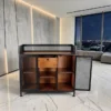 Comptoir d’accueil industriel – Meuble de réception coiffure – Comptoir caisse salon – Mobilier d’accueil professionnel – Comptoir de réception bois – Meuble d’accueil métal – Comptoir caisse design – Mobilier salon de coiffure – Comptoir d’accueil robuste – Meuble de réception élégant