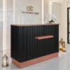 Comptoir d’accueil professionnel - Meuble de réception salon - Comptoir caisse coiffure - Mobilier de coiffure haut de gamme - Comptoir de salon moderne - Meuble d’accueil design - Comptoir de réception personnalisé - Mobilier professionnel esthétique - Comptoir caisse lumineux LED - Meuble d’accueil sur mesure