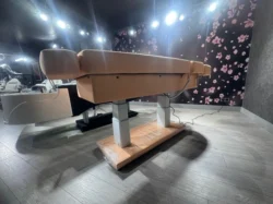 DOLCE (2) Fauteuil de soins électrique DOLCE - fauteuil esthétique professionnel - mobilier esthétique professionnel - mobilier esthétique haut de gamme - Fauteuil esthétique SKİNCARE - fauteuil esthétique sur mesure - table de massage réglable en hauteur - lit esthétique réglable en hauteur - CORSAT -