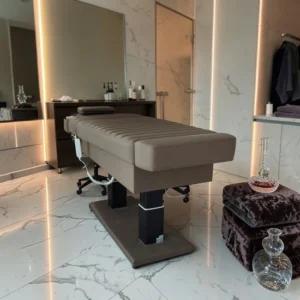 Fauteuil de soins électrique DOLCE - fauteuil esthétique professionnel - mobilier esthétique professionnel - mobilier esthétique haut de gamme - Fauteuil esthétique SKİNCARE - fauteuil esthétique sur mesure - table de massage réglable en hauteur - lit esthétique réglable en hauteur - CORSAT -