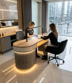 Table de Manucure SAPHIRA (7) table de manucure professionnelle - poste nails haut de gamme - table de manucure effet marbre - mobilier nail bar premium - table de manucure personnalisable - station de manucure design moderne - table nails avec rangements - poste de manucure ergonomique - table de manucure avec prises intégrées - mobilier esthétique luxe - table de manucure salon professionnel - bureau nails élégant - table de manucure sur mesure
