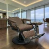Fauteuil de barbier HARRY - Fauteuil barbier vintage - chaise barbier professionnel - massant - mobilier de barbier professionnel - Fauteuil barbier haut de gamme - fauteuil de coiffure pour homme - groupe coiff - mobicoiff - mallys