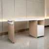 Table de manucure professionnelle - Table onglerie professionnelle -Mobilier esthétique et onglerie - Table manucure avec aspirateur - Table de manucure avec aspirateur intégré -Mobilier bar à ongles professionnel -Table manucure bois et blanc -Poste de manucure modulable - Bureau onglerie avec rangement - Matériel prothésiste ongulaire - Agencement salon de beauté - Mobilier manucure haut de gamme
