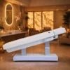 table de massage électrique – table esthétique 4 moteurs – table de spa chauffante – mobilier esthétique haut de gamme – table de soins professionnelle – lit de massage motorisé – table spa LED – table esthétique PU blanc – équipement spa professionnel – table de massage premium
