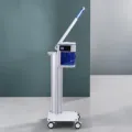 vaporisateur facial professionnel - vapeur ionique chaude - appareil vapeur visage - vaporisateur digital - appareil ozone esthétique - vapeur ionique hydratation - ouverture des pores - appareil soin du visage - vaporisateur spa - machine esthétique vapeur - appareil aromathérapie visage - vaporisateur herbacé - tête 360 degrés - bras orientable aluminium - appareil vapeur ozone - vaporisateur institut beauté - appareil vapeur ionique - machine vapeur professionnelle - vaporisateur haute précision - appareil soin peau - vaporisateur mobile avec roulettes - appareil sécurité automatique - vaporisateur réservoir 700 ml - appareil esthétique haut de gamme.