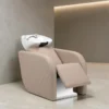bac à shampoing professionnel – fauteuil de lavage coiffure – bac coiffure massage – bac à shampoing électrique – mobilier salon de coiffure haut de gamme – fauteuil shampoing beige – bac coiffure avec repose‑jambes électrique – station de lavage coiffure design – bac shampoing ergonomique – fauteuil de lavage avec vasque inclinable – bac coiffure confort client – fauteuil shampoing matelassé – bac de lavage salon premium – mobilier coiffure moderne – bac shampoing avec massage – fauteuil shampoing relaxant – bac coiffure esthétique beige – station shampoing luxe – bac de lavage pour salon professionnel