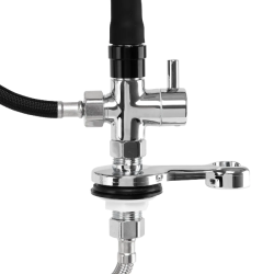 Mitigeur Cascade Gabbiano (6) mitigeur cascade Gabbiano – mitigeur bac à shampoing professionnel – douchette tourmaline filtrante – douchette cascade large – robinetterie salon de coiffure – mitigeur noir chrome – flexible tresse acier – mitigeur durable salon – équipement lavage coiffure – mitigeur double fonction – douchette ergonomique – mitigeur design moderne – robinet bac shampoing premium – mitigeur haute résistance – accessoire lavage professionnel