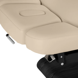 Sillon Relax Beige Bois Noir (10) Sillon Relax care table – electric SPA table – light wood massage table – ergonomic care bed – professional aesthetic table – adjustable spa table – segmented SPA mattress – electric spa table – high-end wellness furniture – stable spa table – premium aesthetic table – tiltable care bed – modern spa table – aesthetic salon equipment – comfortable massage table