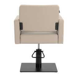 Vitoria Beige (5) fauteuil de coiffeur Gabbiano Vitoria Beige – fauteuil coiffure hydraulique – siège coiffure professionnel – fauteuil salon moderne – mobilier coiffure premium – fauteuil ergonomique beige – fauteuil rotation 360 – base carrée noire mat – fauteuil coiffeur minimaliste – siège coiffure confortable – fauteuil salon durable – mobilier coiffure design – fauteuil professionnel esthétique – fauteuil coiffeur revêtement synthétique – fauteuil réglable hauteur