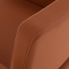 Vitoria Marron (7) fauteuil de coiffeur Gabbiano Vitoria Beige – fauteuil coiffure hydraulique – siège coiffure professionnel – fauteuil salon moderne – mobilier coiffure premium – fauteuil ergonomique beige – fauteuil rotation 360 – base carrée noire mat – fauteuil coiffeur minimaliste – siège coiffure confortable – fauteuil salon durable – mobilier coiffure design – fauteuil professionnel esthétique – fauteuil coiffeur revêtement synthétique – fauteuil réglable hauteur